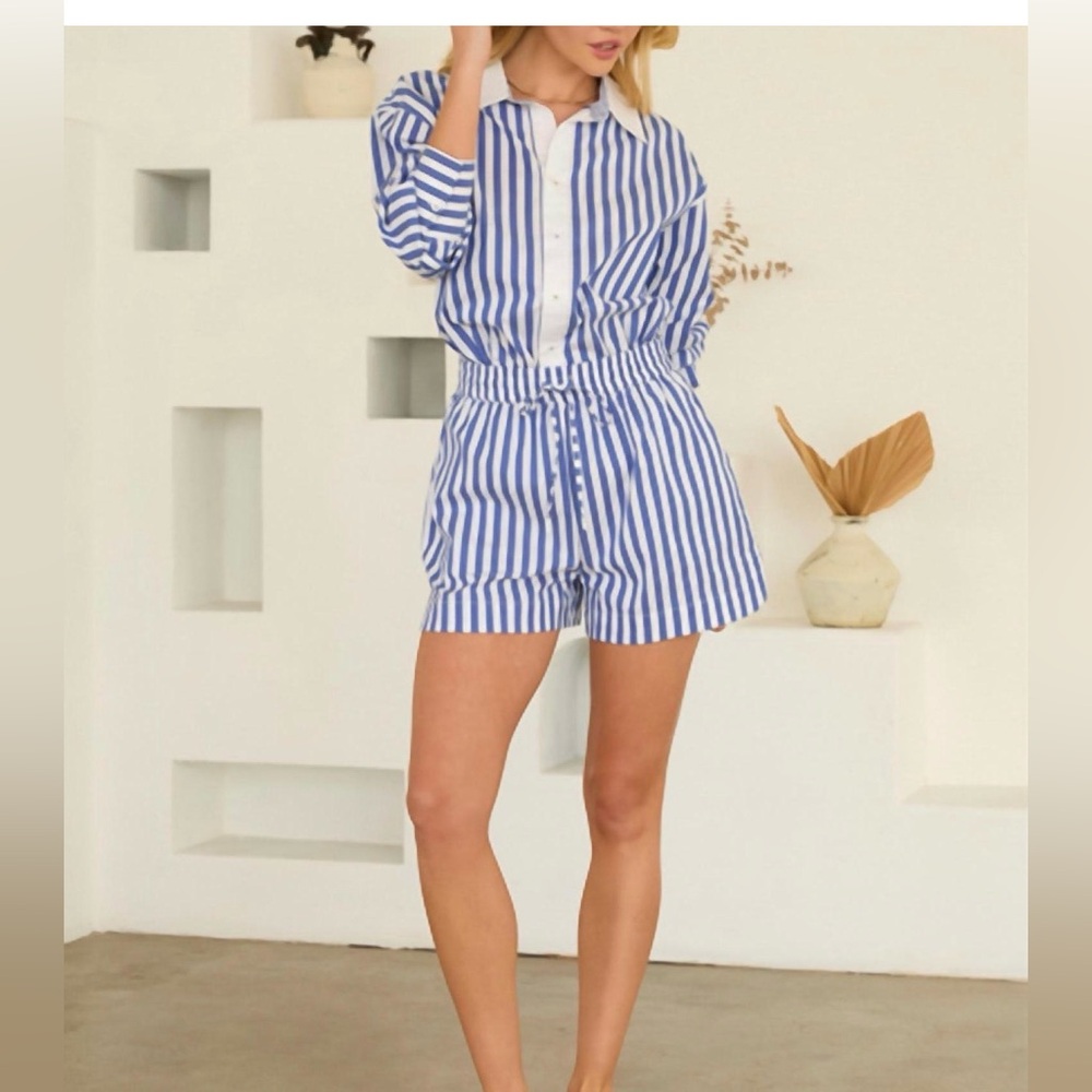 Skies Are Blue Striped Poplin Drawstring Shorts Blue size medium